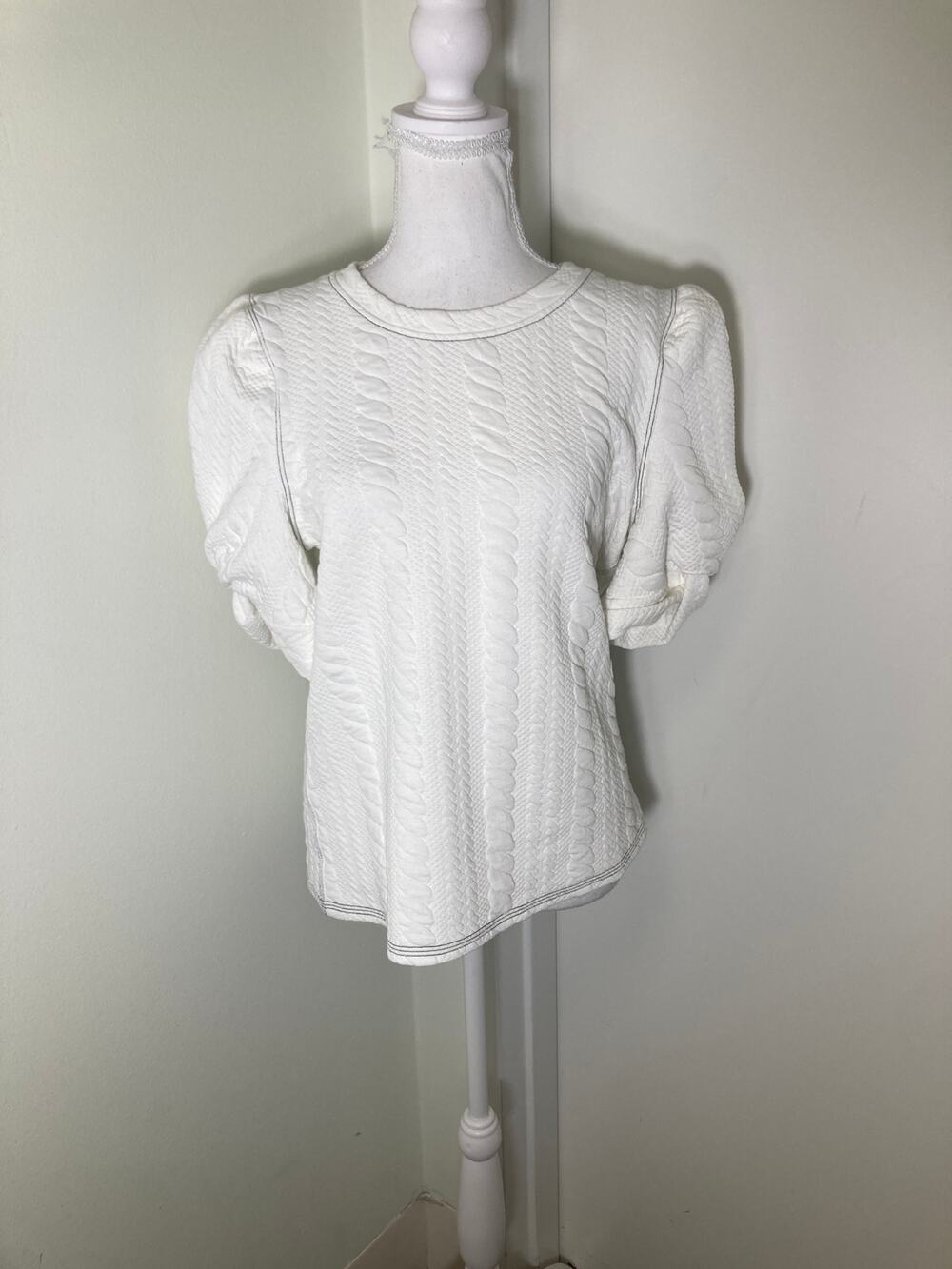 Buru White Cable Textured Top Sz M
